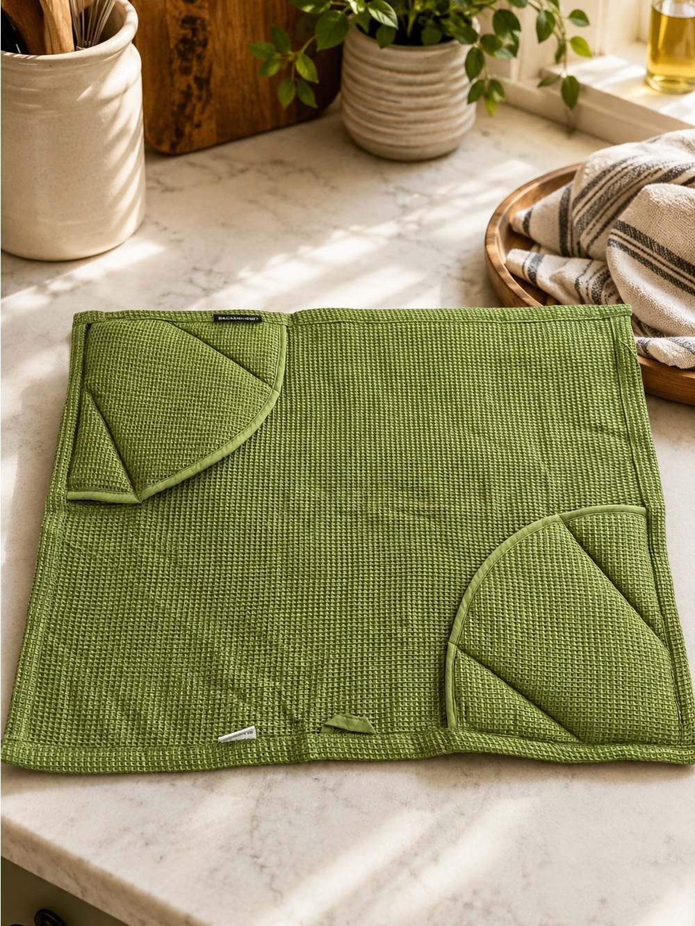 Rachael Ray Insulated Counter Protector Hot Pad Trivet w/ Mitt Pockets Green